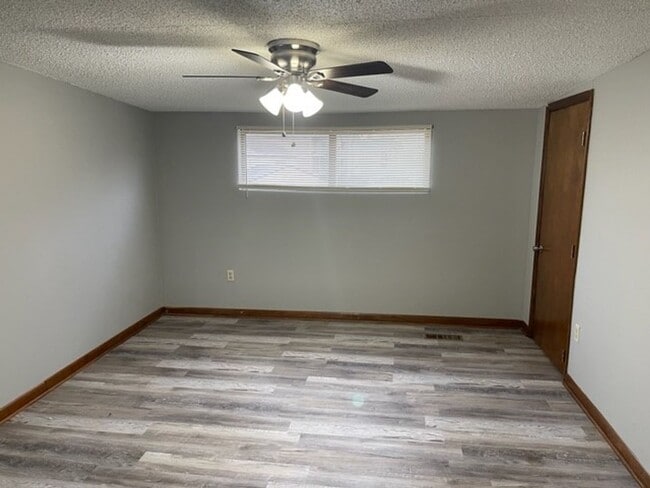 Photo - 902 Hartwell Dr
