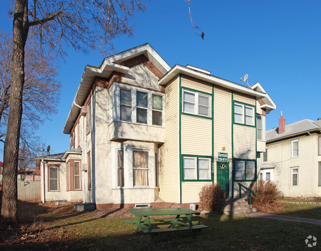 Building Photo - 2428-2430 4th Ave S Rental