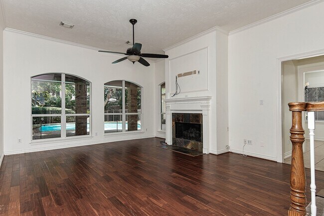 Photo - 27 Bluff Creek Pl