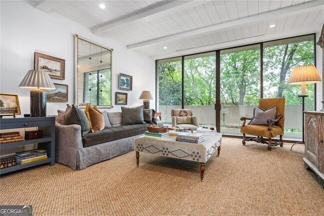 Photo - 2575 Peachtree Rd NE Unit 8D