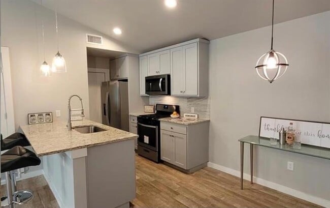 Photo - 9404 Menchaca Rd