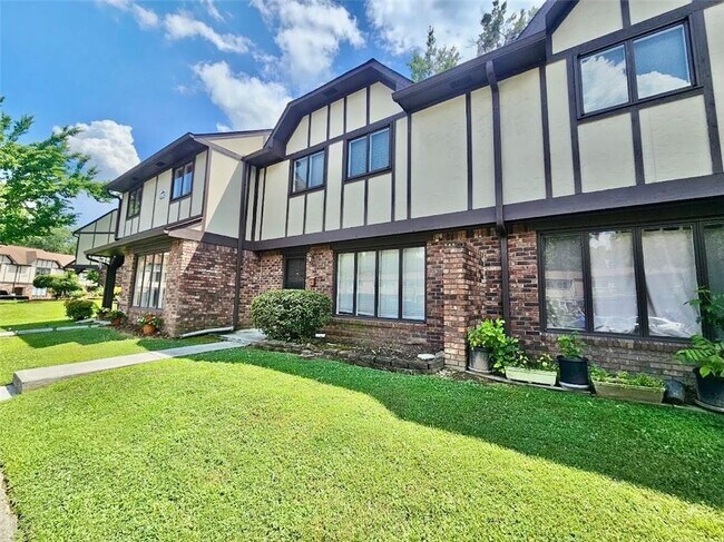 Photo - 1192 Ashborough Dr Unit B