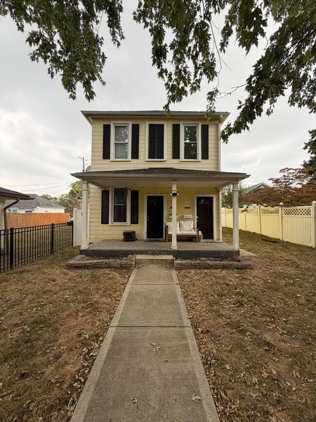 Building Photo - 164 E Mithoff St Unit 1 Rental