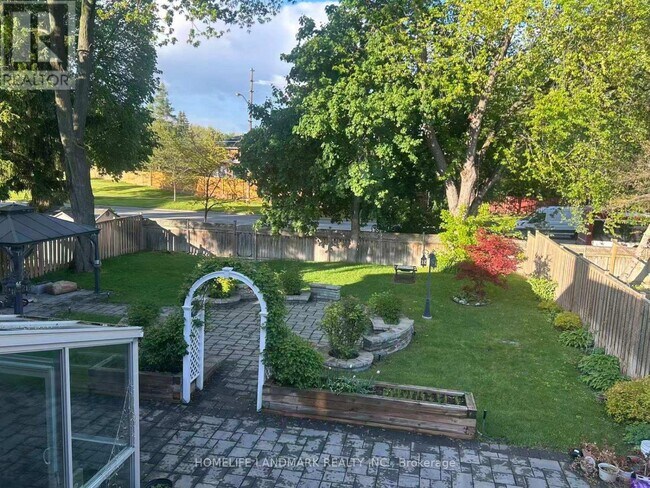 Photo - 37 Allangrove Crescent