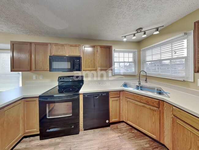 Photo - 2805 Schuylar Rd