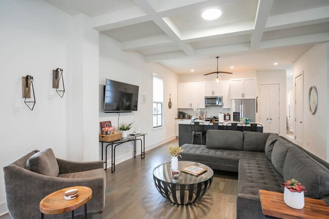 Photo - 119 E Fowlkes St Unit ID1312407P