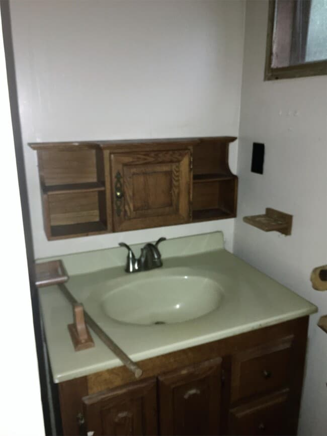 Photo - 32 Counterfeit Way