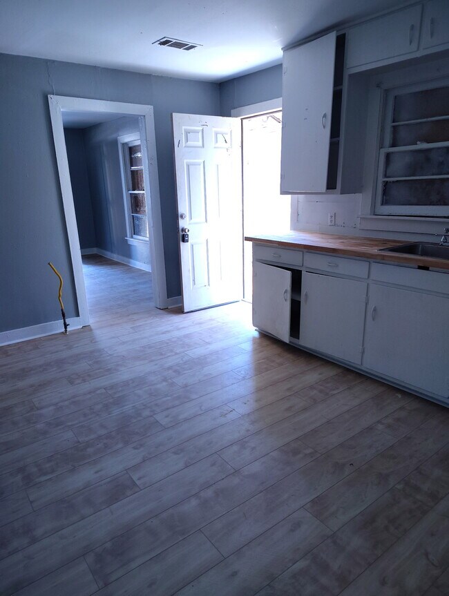 816 W 36th St Unidad A