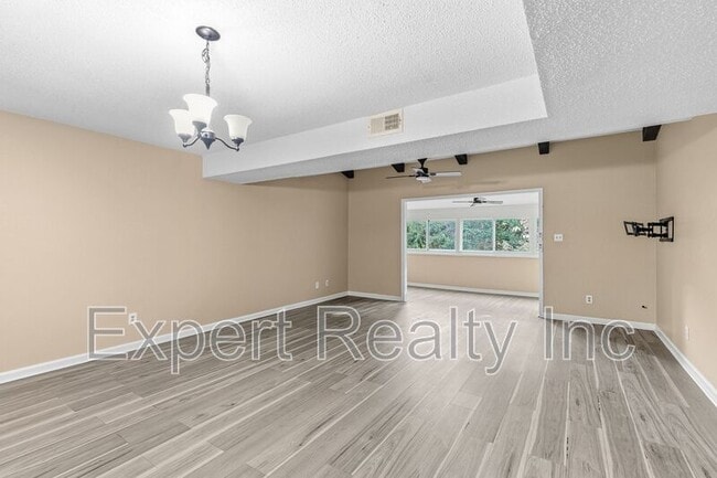 Photo - 510 Running Brook Rd