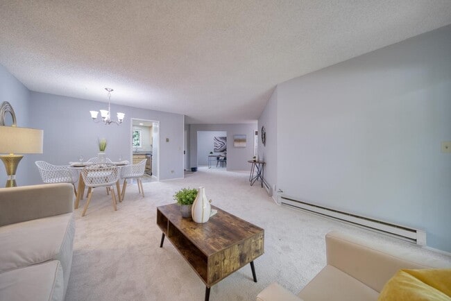 Living room - 1178 N Abbott Ave Unit 1178