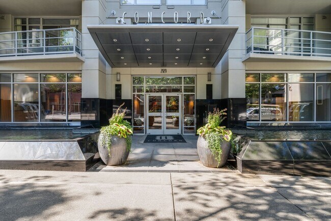 Photo - 2929 1st Ave Unidad 319