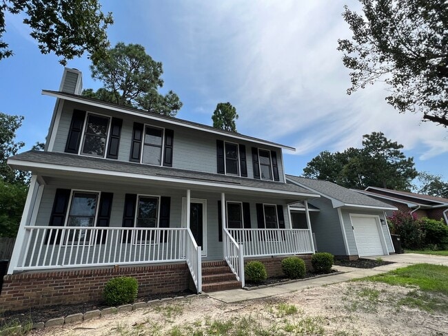 Charming 3 Bed 2.5 Bath Home in Beaver Run - Charming 3 Bed 2.5 Bath Home in Beaver Run