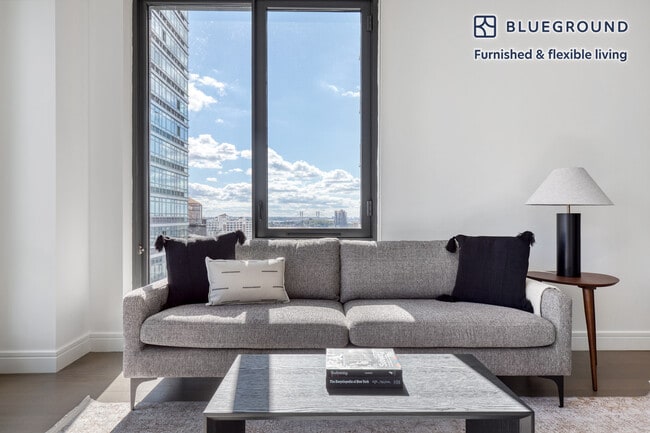 Photo - 27-19 44th Dr Unidad FL16-ID659