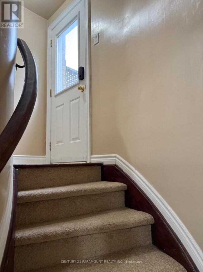 Photo - 7275 Village Walk