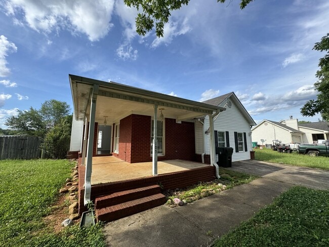 Photo - 105 Ed Milner Dr House
