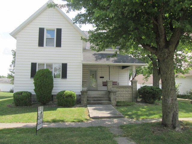Photo - 228 Maple St House