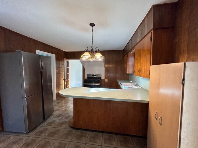 Photo - 2BED/2BATH Charming Home Minutes from Down...