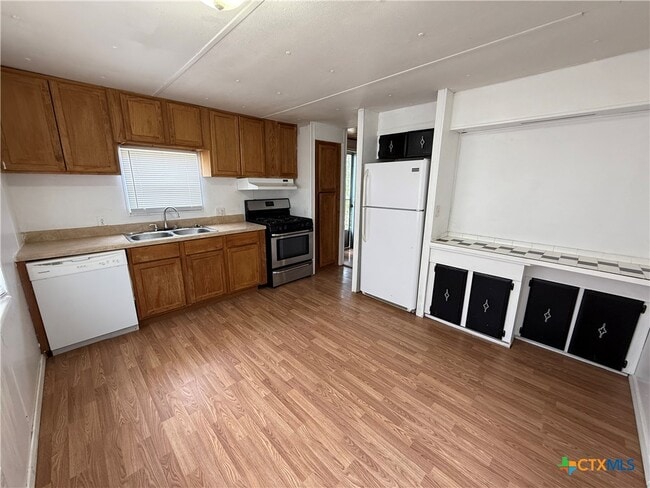 Photo - 222 Six Pines Rd