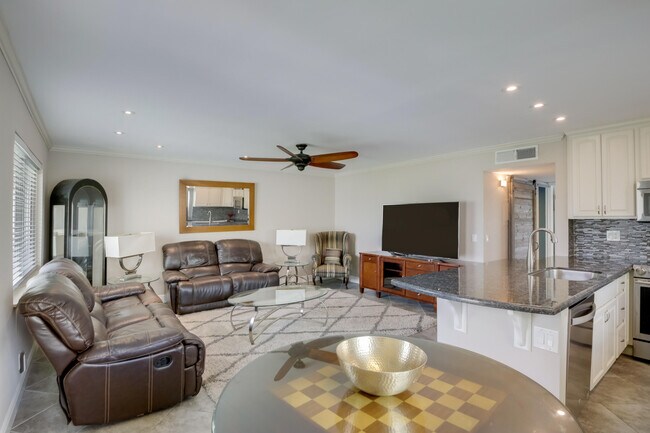 Photo - 510 Flanders K