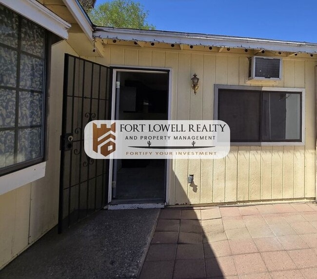 Building Photo - 2632 N 29th Pl