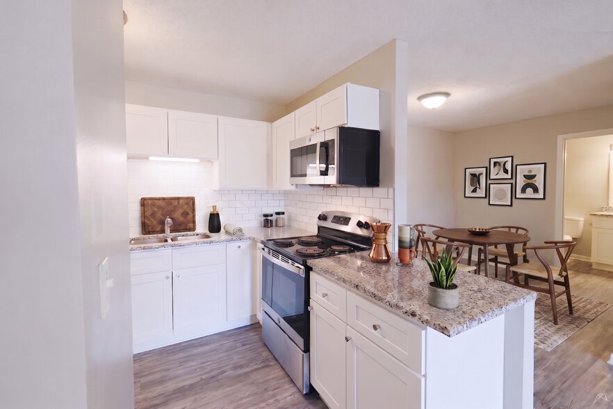 Renovated One Bedroom Apartments at Triangle Park in Durham, NC