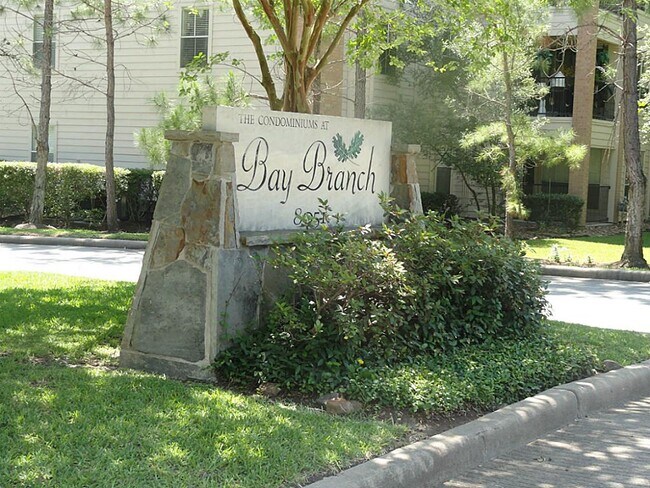 8051 Bay Branch Dr Unidad 323