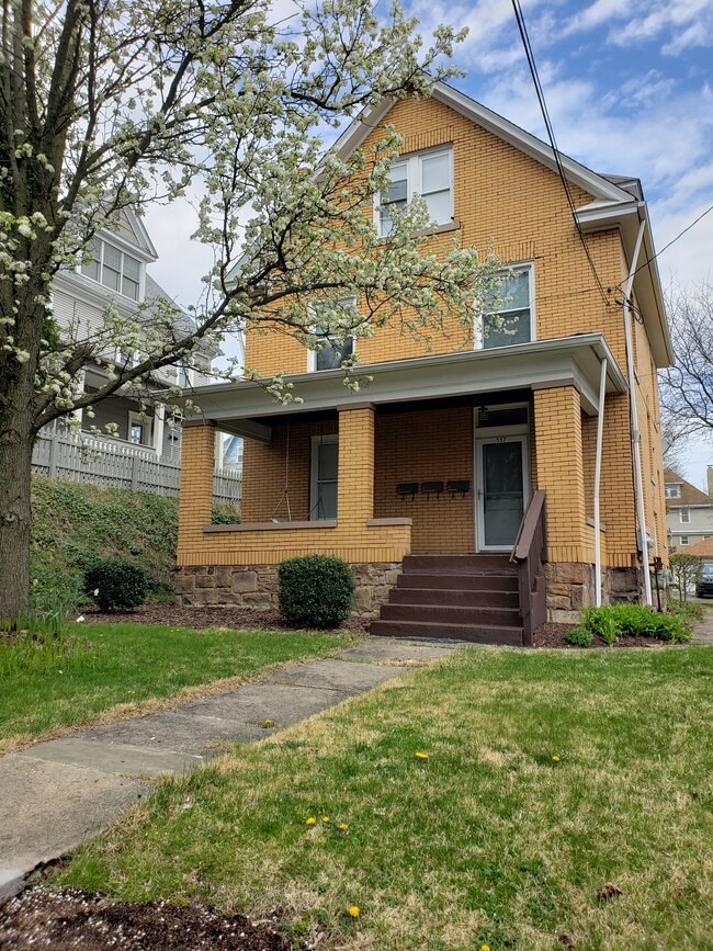 Photo - 557 4th St Unit #3