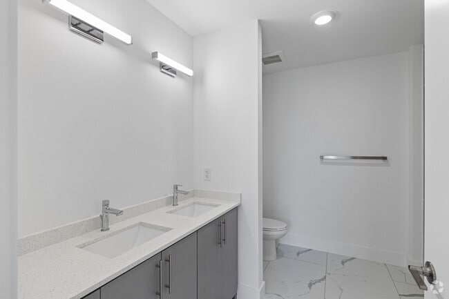 2BR, 2BA