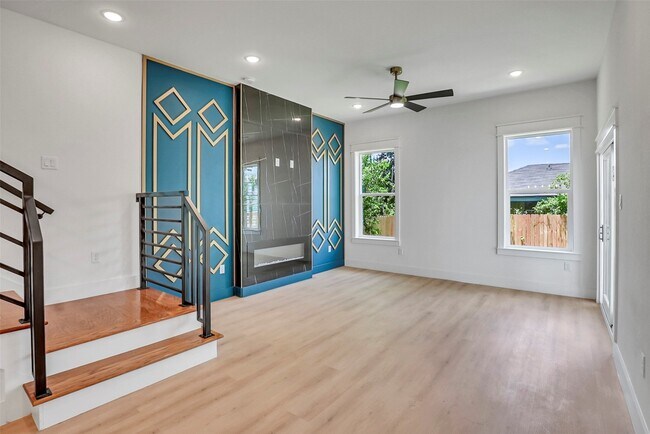 Photo - 4833 Paula St