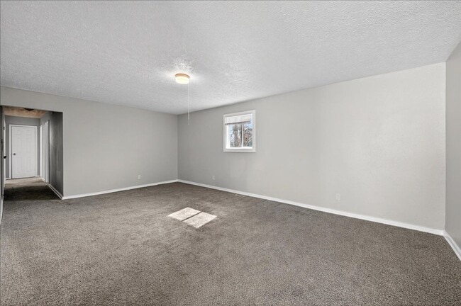 Photo - 3319 N Hawthorne Ln