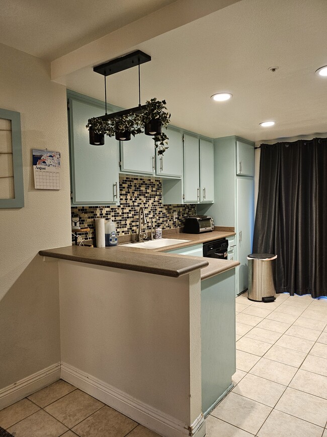 Photo - 137 W Central Ave