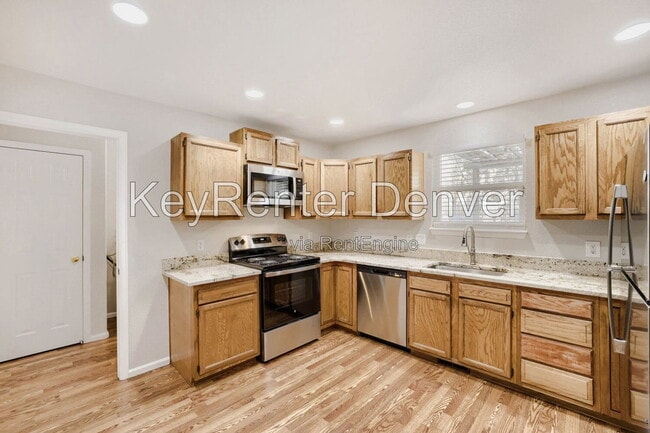 Photo - 2493 Eaton St