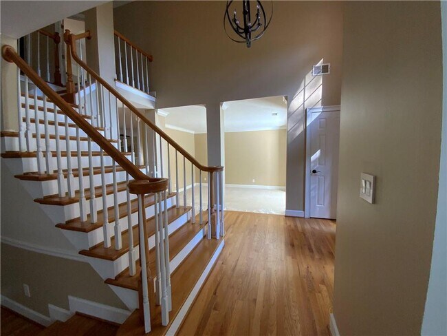 Photo - 165 Kiveton Park Dr