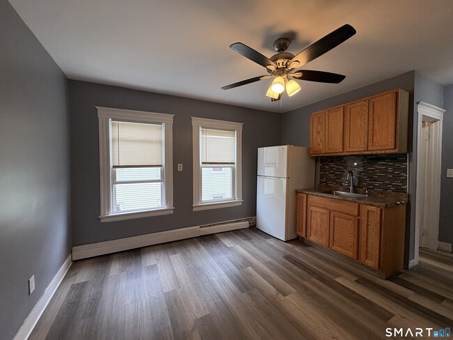 Photo - 680 W Main St Unit 2