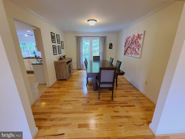 Photo - 18 Willow Glen Ct