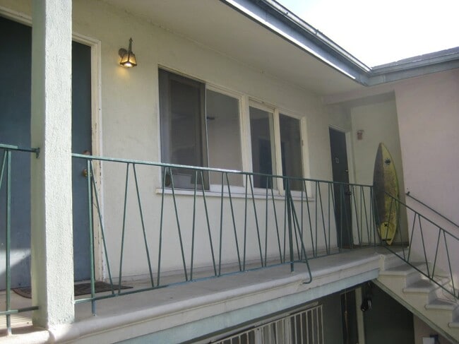 Photo - 3667 Overland Ave