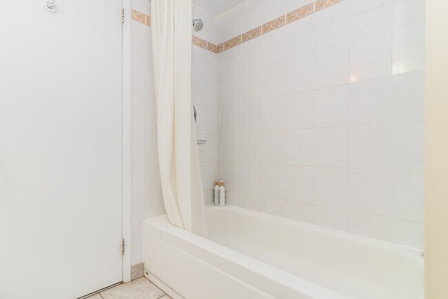 Photo - 67 Rue Charlotte Unité SI ID1261763P