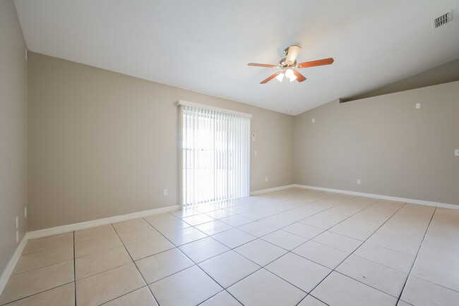 Photo - 916 Alsace Dr