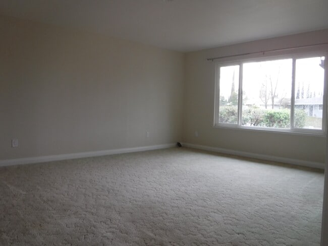 Photo - 1144 Robert Dr