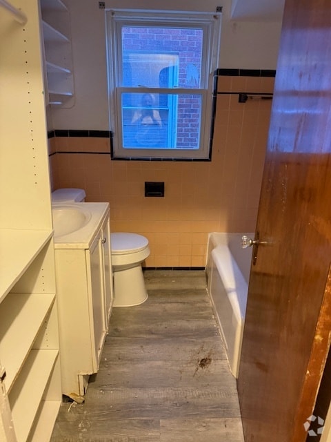 Building Photo - 4661 Bedford St Unit 4661 - 2nd floor Rental
