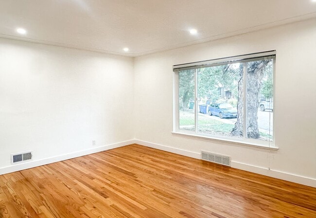 Photo - Beautifully Remodeled Duplex in Downtown L...