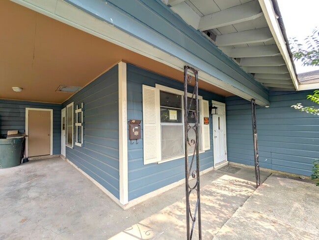 Building Photo - 4515 Booker St Rental