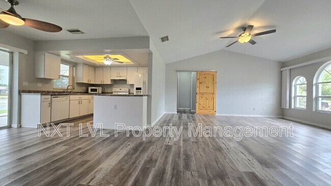 Photo - 1811 NE 2nd St