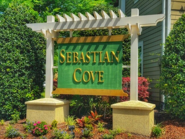 3BR/2BA First Floor. Easy Commute Location. - 3BR/2BA First Floor. Easy Commute Location.