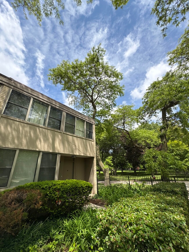 Building Photo - 816 S Ada St Rental