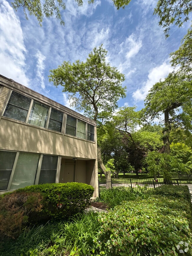 Building Photo - 816 S Ada St Rental