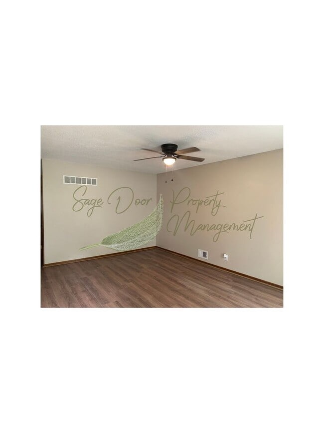 Photo - 3 BEDROOM IN BLUE SPRINGS!!!