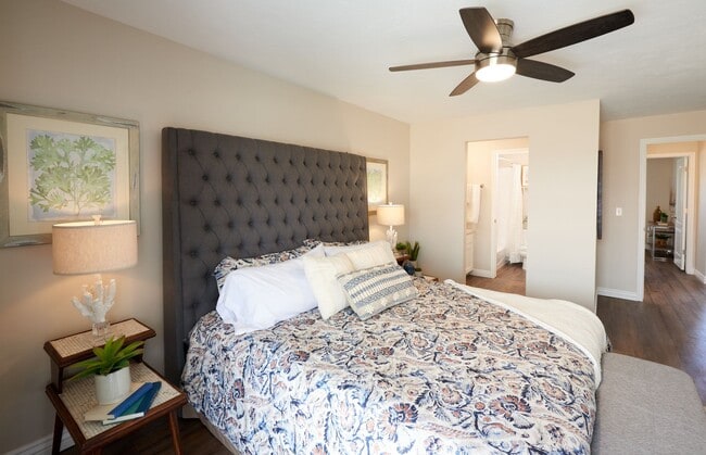 Photo - Riverside 1468-70 Unit 1470