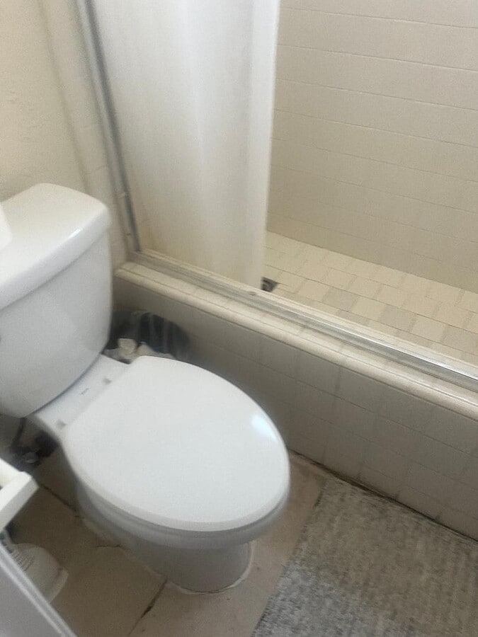 toilet - 1721 Van Horne Ln Unit close to the beach