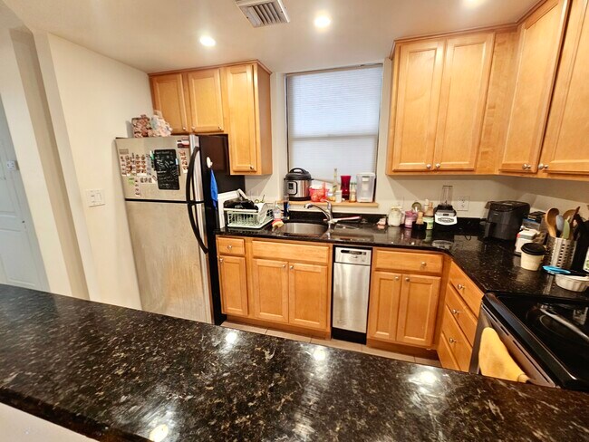 Photo - 84 Gainsborough St Unit 160